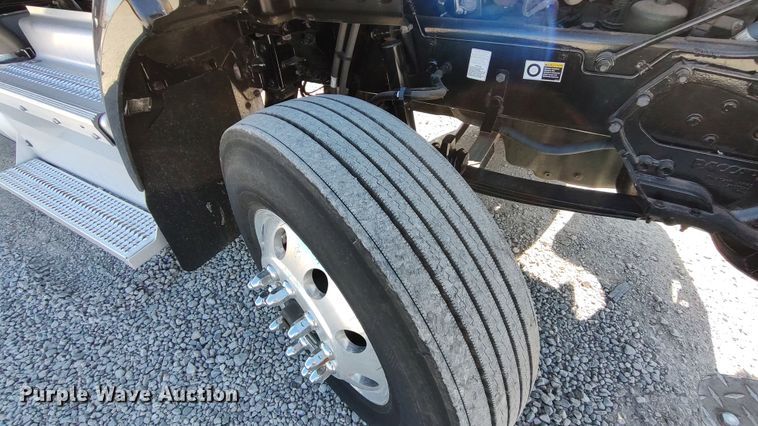 image for item LP9159 2016 Peterbilt 567  semi truck