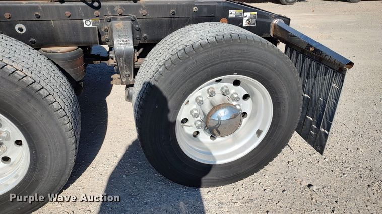 image for item LP9159 2016 Peterbilt 567  semi truck