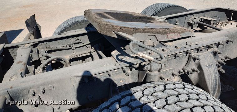 image for item LP9160 2018 Freightliner Cascadia 125  semi truck