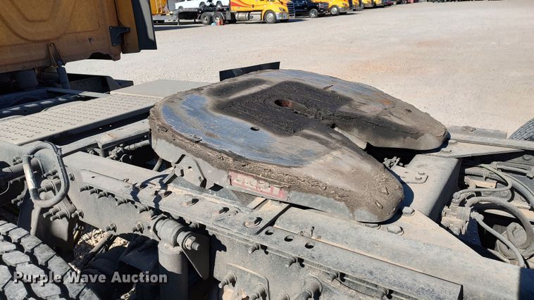 image for item LP9160 2018 Freightliner Cascadia 125  semi truck