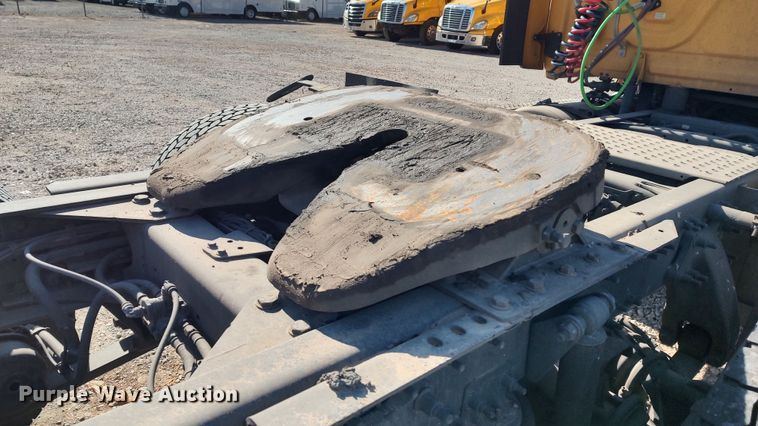 image for item LP9160 2018 Freightliner Cascadia 125  semi truck