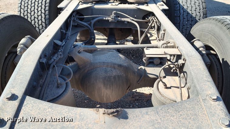 image for item LP9160 2018 Freightliner Cascadia 125  semi truck