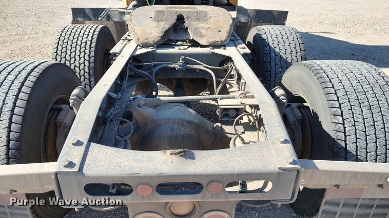 image for item LP9160 2018 Freightliner Cascadia 125  semi truck