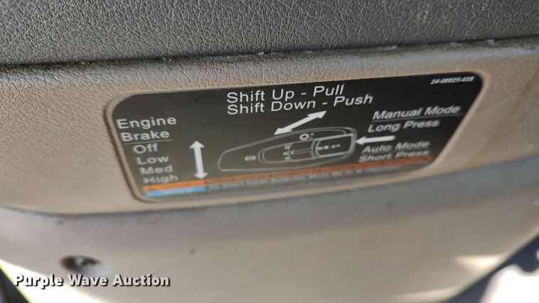 image for item LP9160 2018 Freightliner Cascadia 125  semi truck