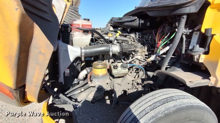 image for item LP9160 2018 Freightliner Cascadia 125  semi truck