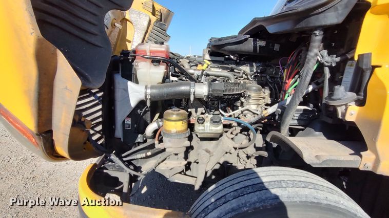 image for item LP9160 2018 Freightliner Cascadia 125  semi truck