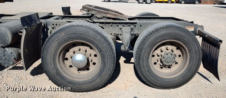 image for item LP9160 2018 Freightliner Cascadia 125  semi truck