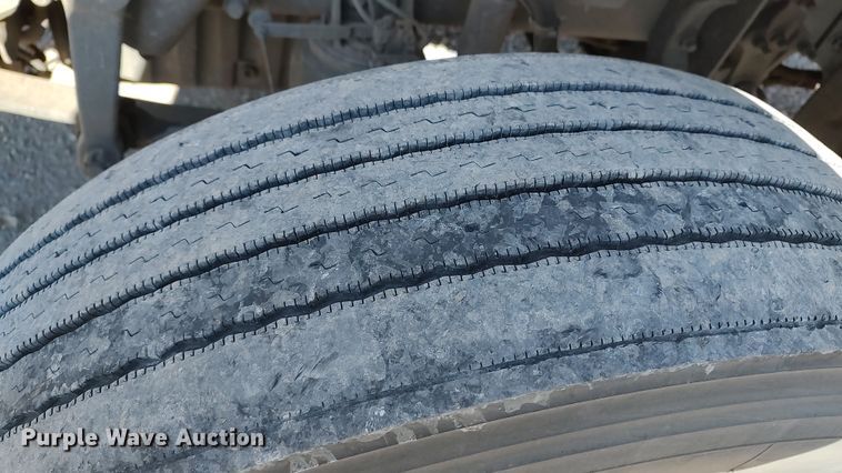 image for item LP9160 2018 Freightliner Cascadia 125  semi truck