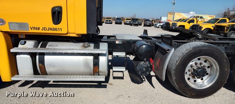 image for item LP9161 2018 Freightliner Cascadia 125  semi truck