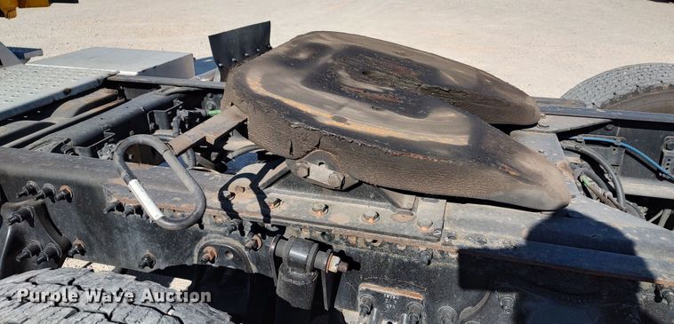 image for item LP9161 2018 Freightliner Cascadia 125  semi truck