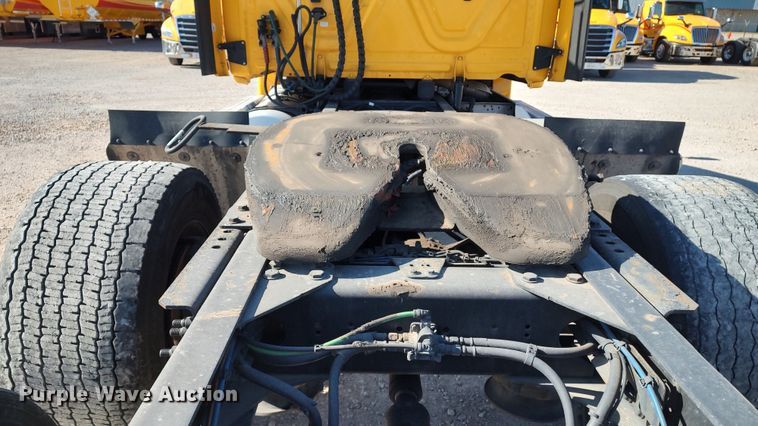 image for item LP9161 2018 Freightliner Cascadia 125  semi truck