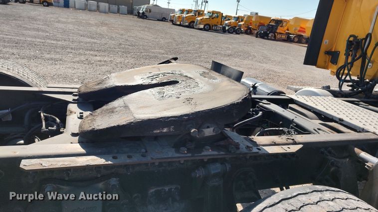 image for item LP9161 2018 Freightliner Cascadia 125  semi truck