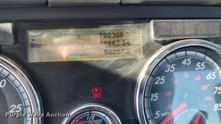 image for item LP9161 2018 Freightliner Cascadia 125  semi truck