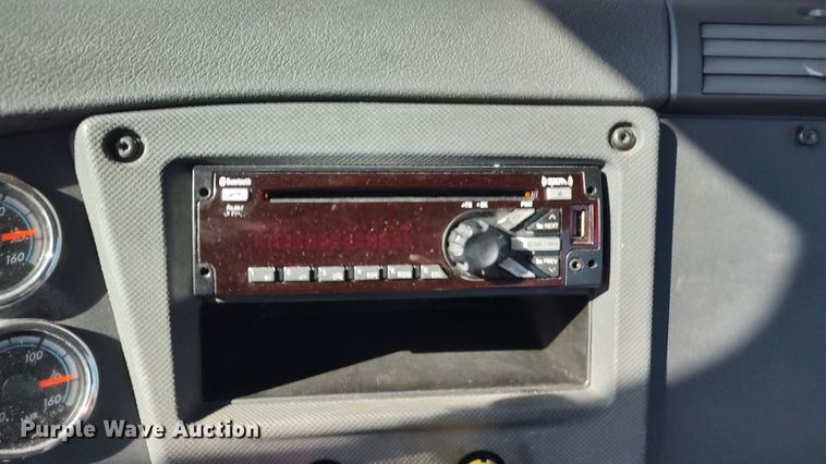 image for item LP9161 2018 Freightliner Cascadia 125  semi truck