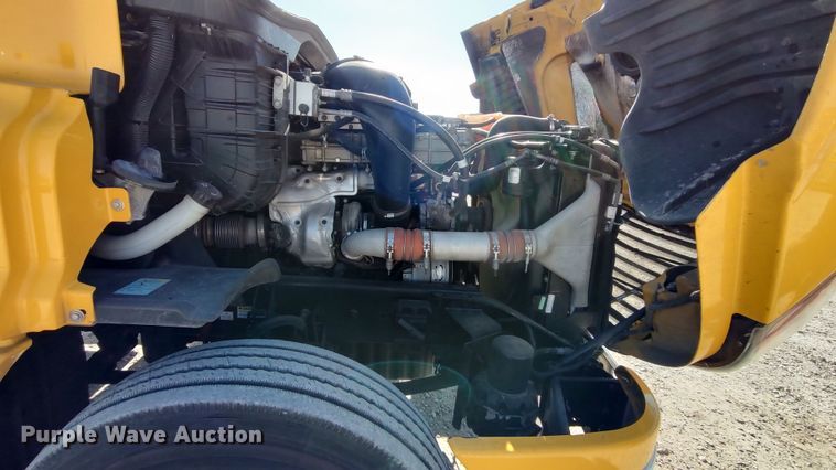 image for item LP9161 2018 Freightliner Cascadia 125  semi truck