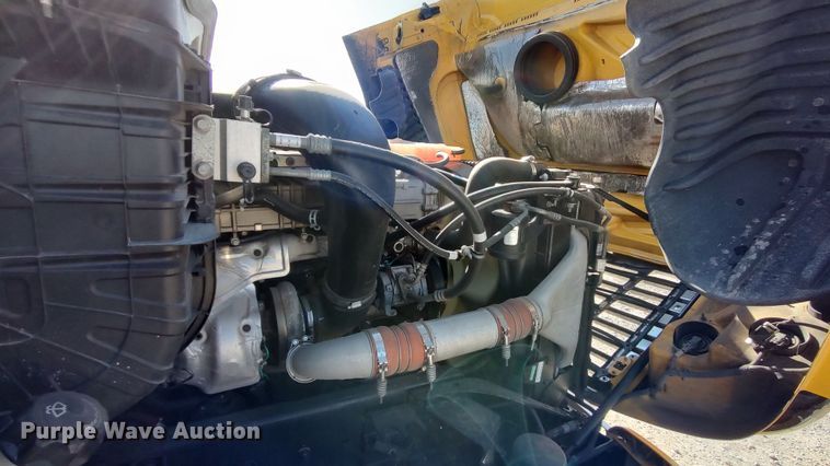 image for item LP9161 2018 Freightliner Cascadia 125  semi truck