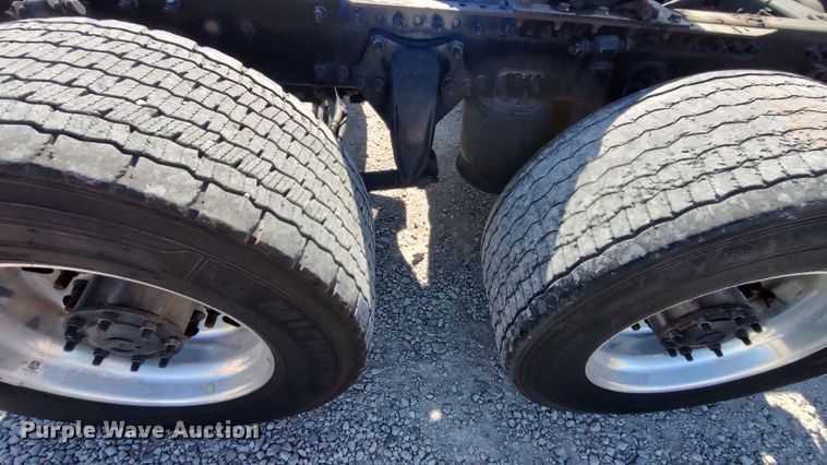 image for item LP9161 2018 Freightliner Cascadia 125  semi truck