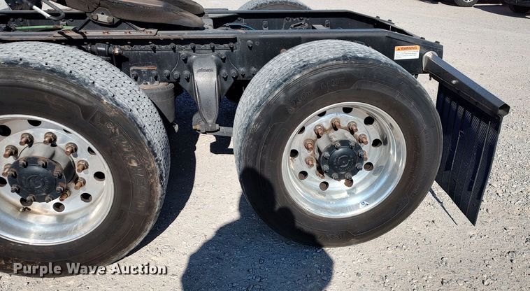 image for item LP9161 2018 Freightliner Cascadia 125  semi truck