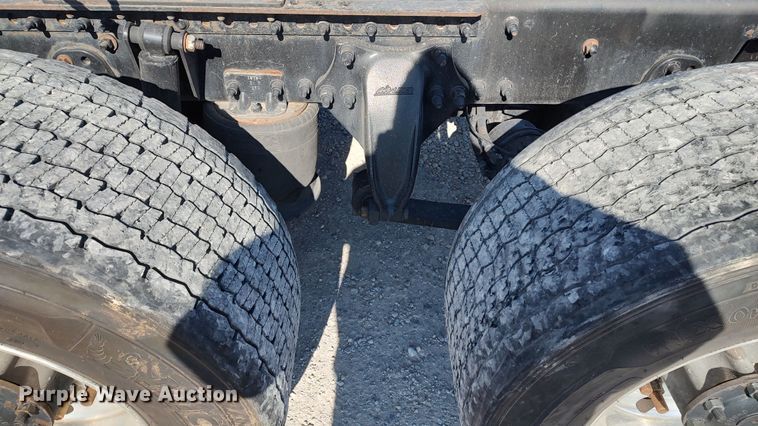 image for item LP9161 2018 Freightliner Cascadia 125  semi truck