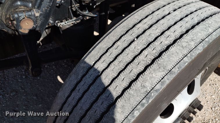 image for item LP9161 2018 Freightliner Cascadia 125  semi truck