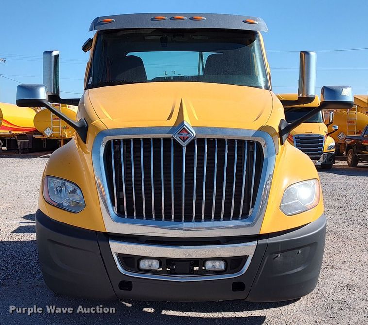 image for item LP9162 2019 International LT625  semi truck