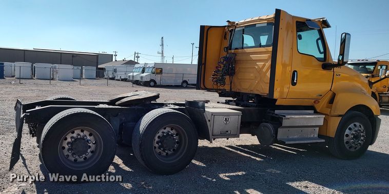 image for item LP9162 2019 International LT625  semi truck