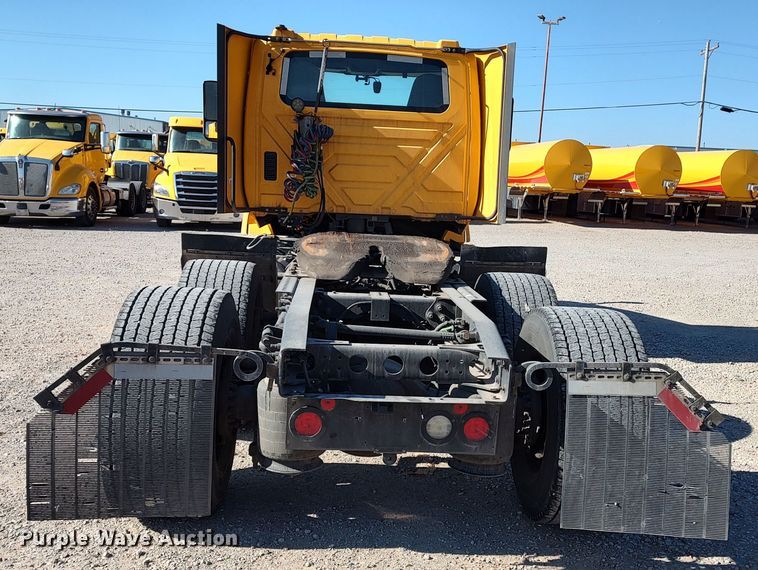 image for item LP9162 2019 International LT625  semi truck