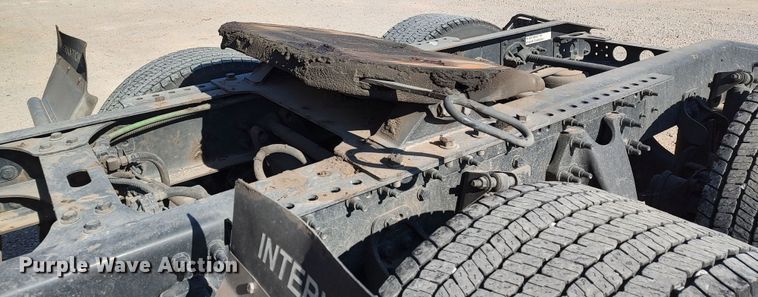 image for item LP9162 2019 International LT625  semi truck