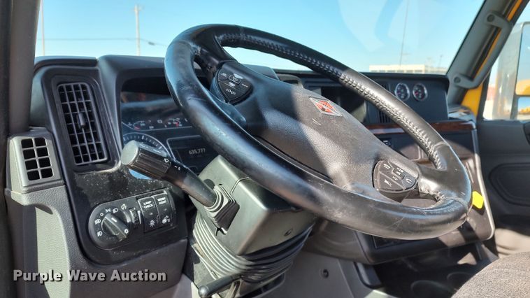 image for item LP9162 2019 International LT625  semi truck