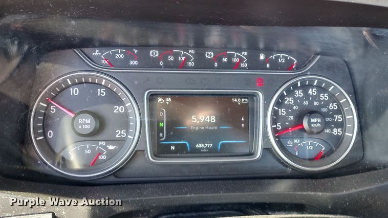 image for item LP9162 2019 International LT625  semi truck