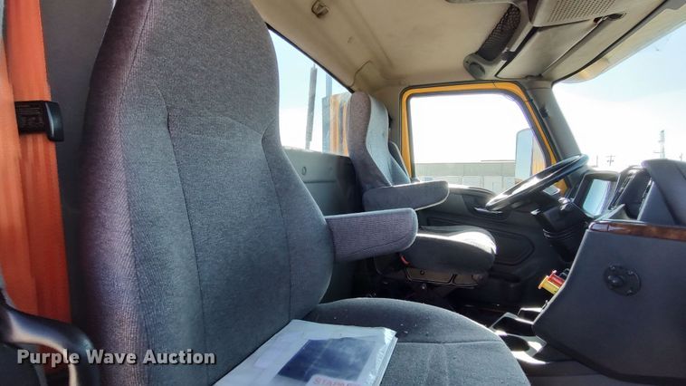 image for item LP9162 2019 International LT625  semi truck