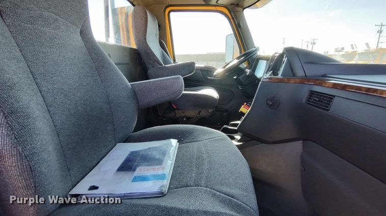 image for item LP9162 2019 International LT625  semi truck