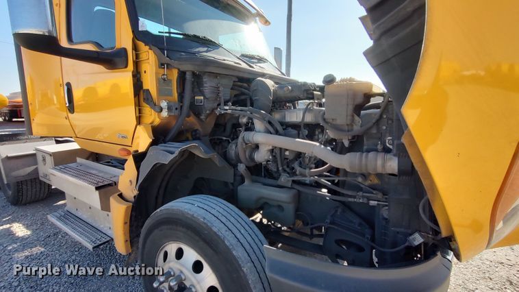 image for item LP9162 2019 International LT625  semi truck