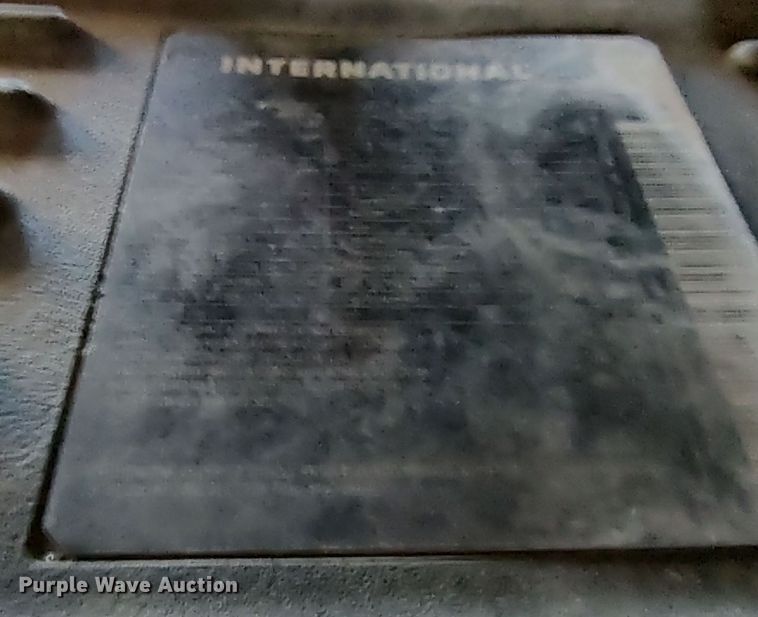 image for item LP9162 2019 International LT625  semi truck