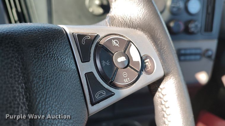 image for item LP9163 2020 Freightliner Cascadia 126  semi truck