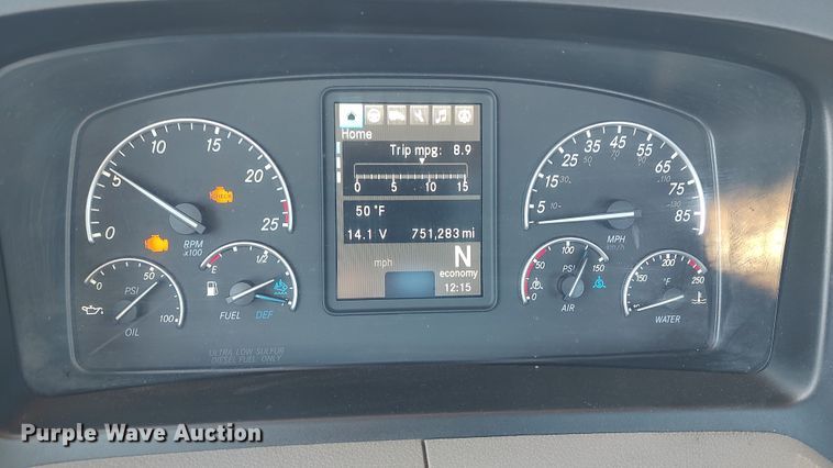 image for item LP9163 2020 Freightliner Cascadia 126  semi truck