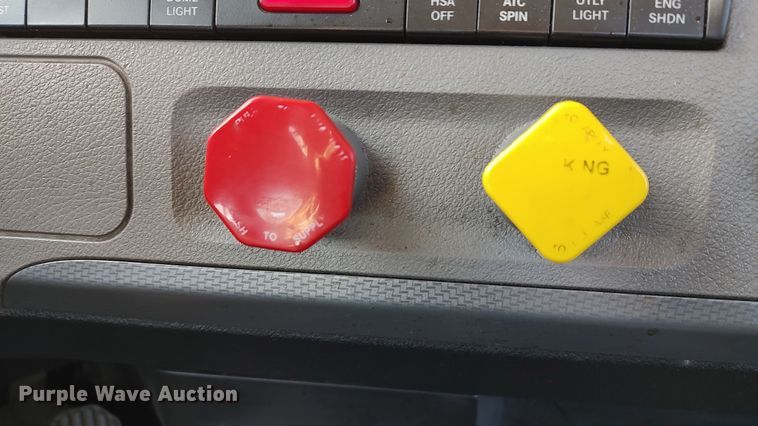 image for item LP9163 2020 Freightliner Cascadia 126  semi truck