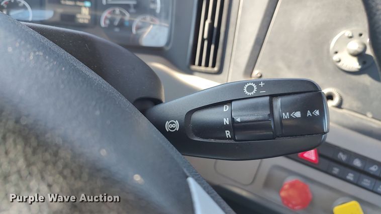 image for item LP9163 2020 Freightliner Cascadia 126  semi truck