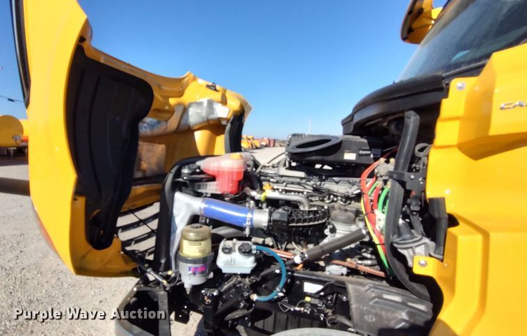 image for item LP9163 2020 Freightliner Cascadia 126  semi truck