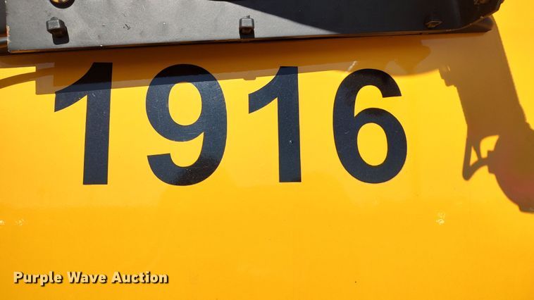 image for item LP9163 2020 Freightliner Cascadia 126  semi truck