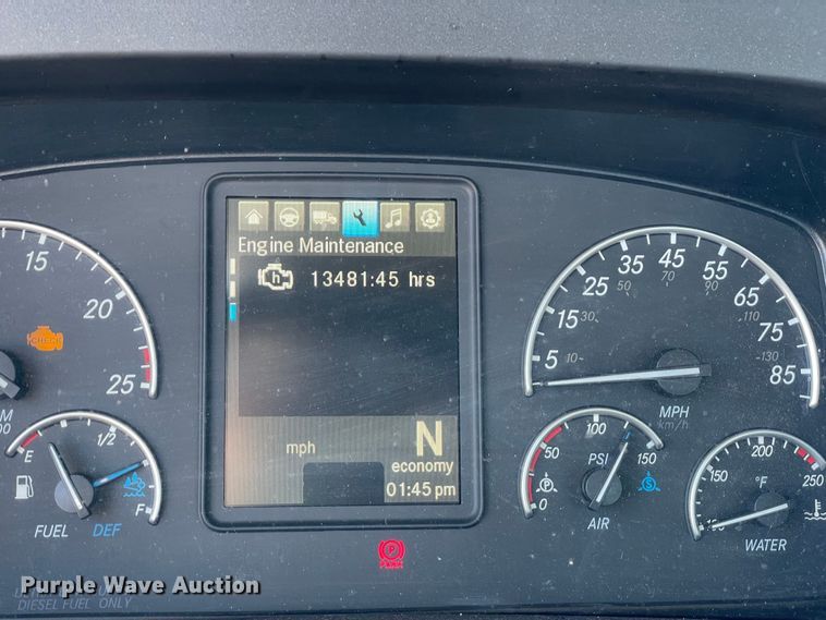 image for item LP9164 2020 Freightliner Cascadia 126  semi truck