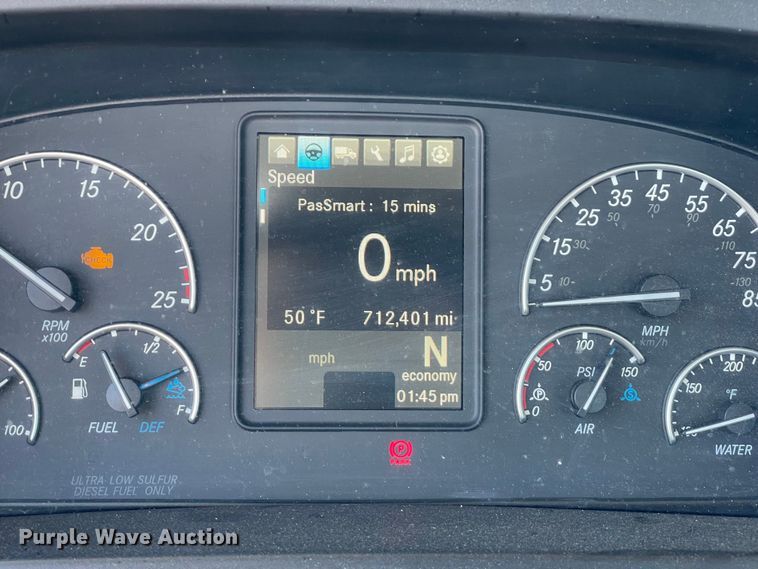 image for item LP9164 2020 Freightliner Cascadia 126  semi truck