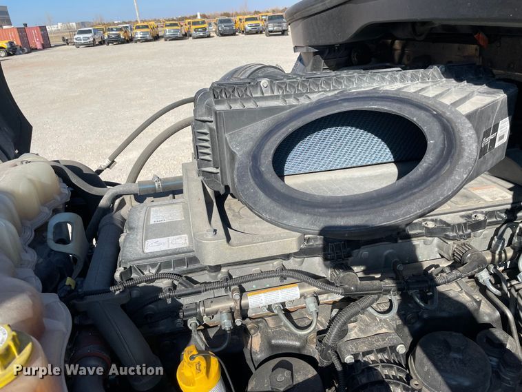 image for item LP9164 2020 Freightliner Cascadia 126  semi truck