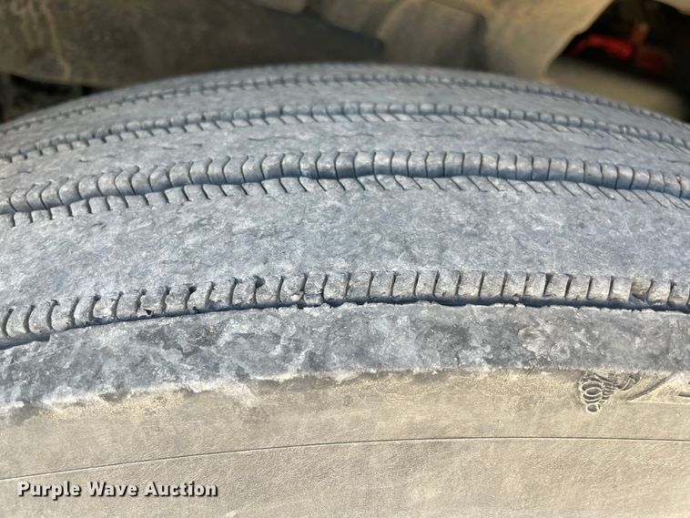 image for item LP9164 2020 Freightliner Cascadia 126  semi truck