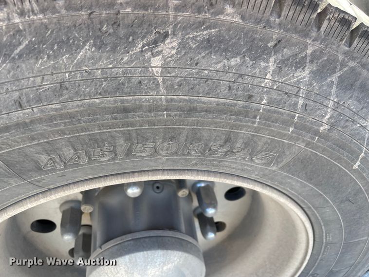 image for item LP9164 2020 Freightliner Cascadia 126  semi truck