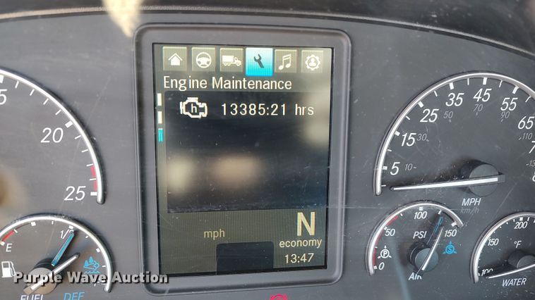 image for item LP9165 2020 Freightliner Cascadia 126  semi truck