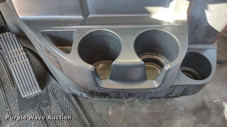 image for item LP9165 2020 Freightliner Cascadia 126  semi truck