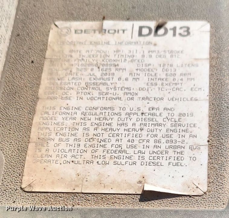 image for item LP9165 2020 Freightliner Cascadia 126  semi truck