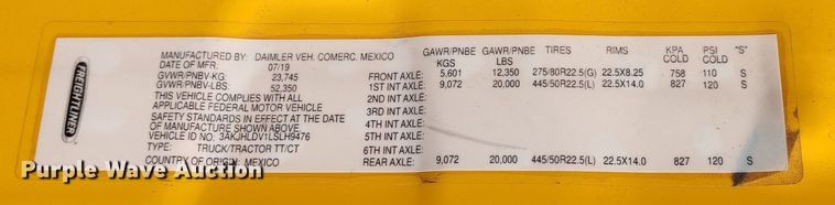 image for item LP9165 2020 Freightliner Cascadia 126  semi truck