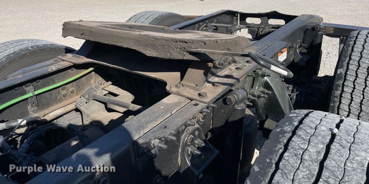 image for item LP9167 2018 Freightliner Cascadia 125  semi truck